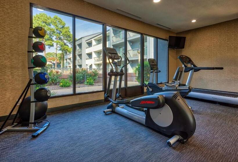 فندق Courtyard Hampton