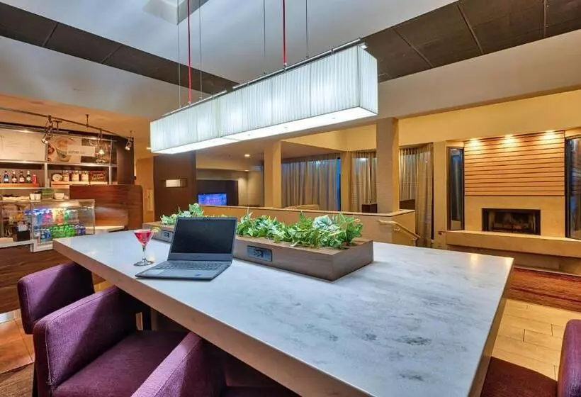 فندق Courtyard Hampton