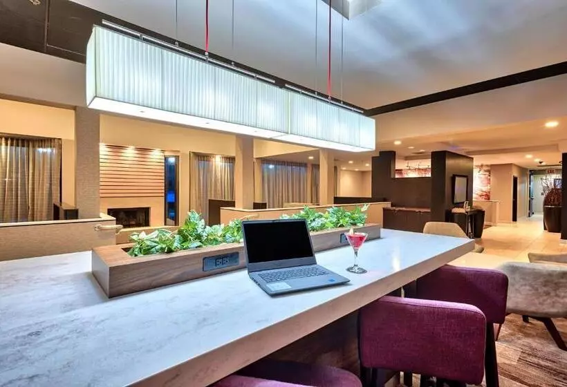 فندق Courtyard Hampton