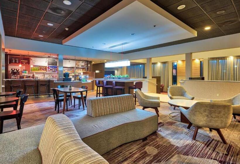 فندق Courtyard Hampton