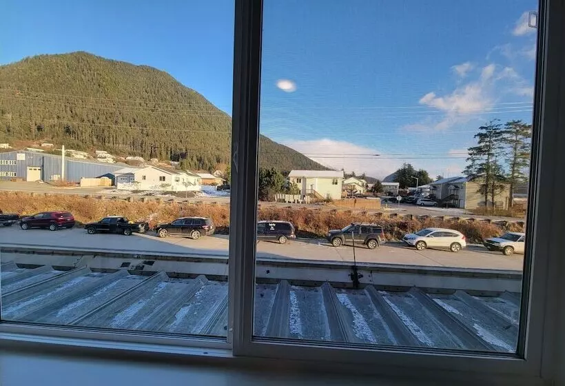 בית מלון כפרי Eagle Bay Inn