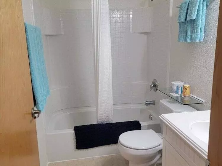 בית מלון כפרי Eagle Bay Inn