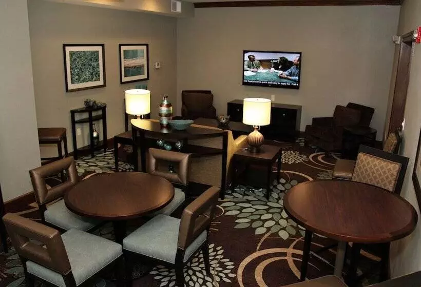 Отель Staybridge Suites Lincoln North East, An Ihg