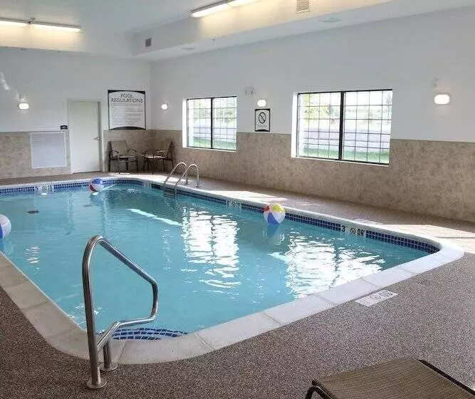 Отель Staybridge Suites Lincoln North East, An Ihg