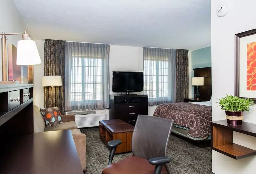 Отель Staybridge Suites Lincoln North East, An Ihg