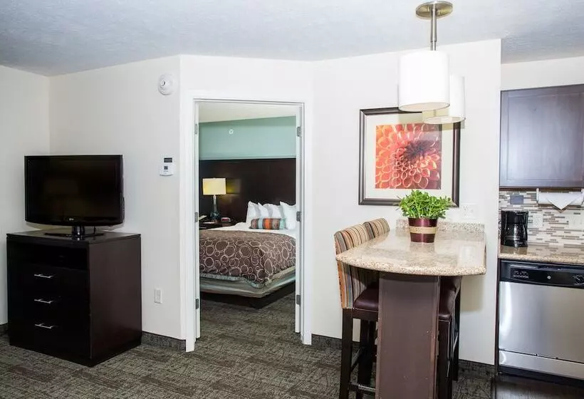 Отель Staybridge Suites Lincoln North East, An Ihg