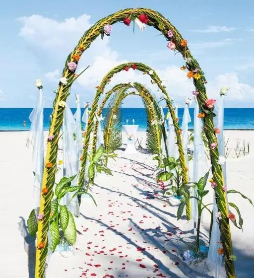 Resort Constance Moofushi Maldives All Inclusive