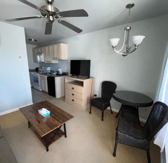 The Beach Club On Madison Avenue