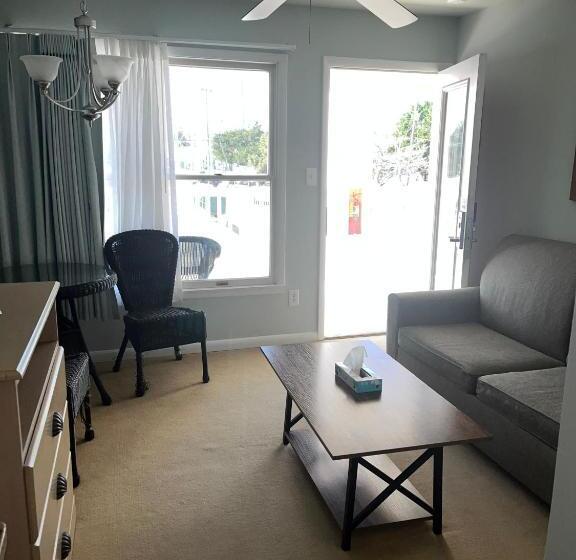 The Beach Club On Madison Avenue