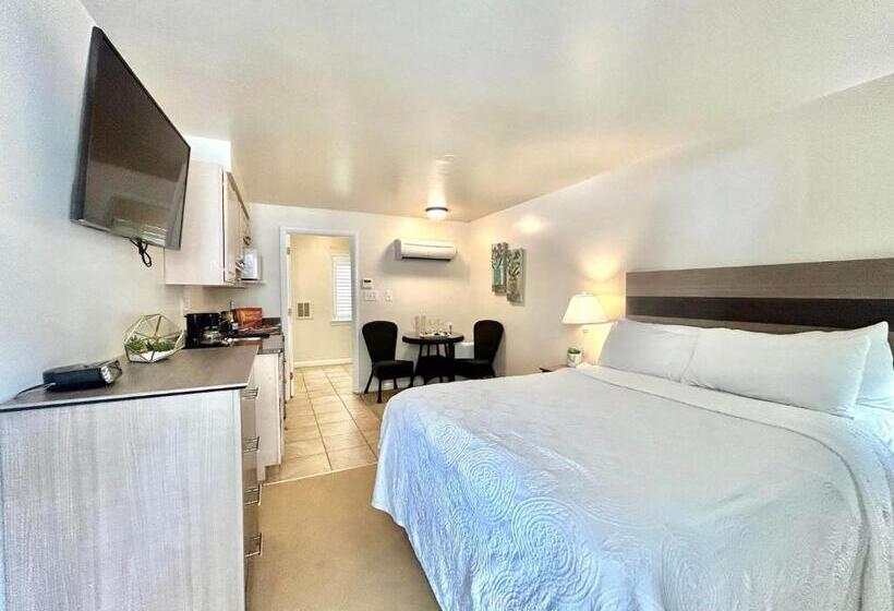 The Beach Club On Madison Avenue