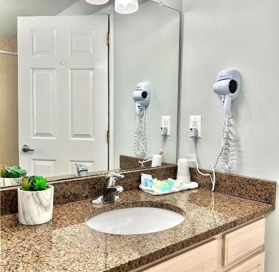 The Beach Club On Madison Avenue