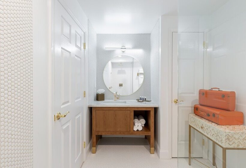 The Beach Club On Madison Avenue