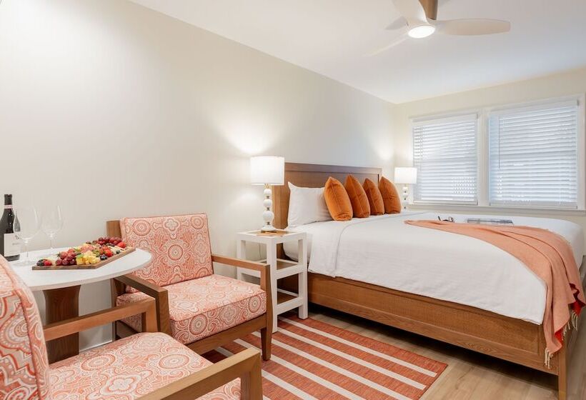 The Beach Club On Madison Avenue