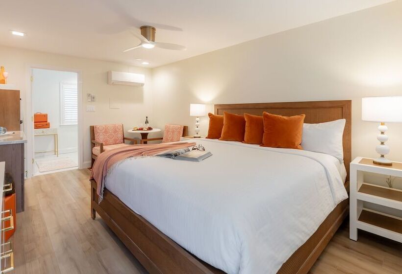 The Beach Club On Madison Avenue