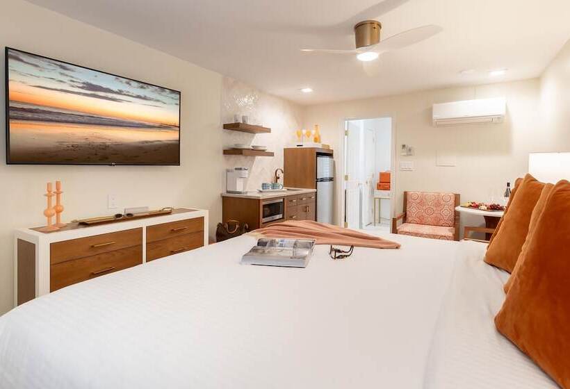 The Beach Club On Madison Avenue