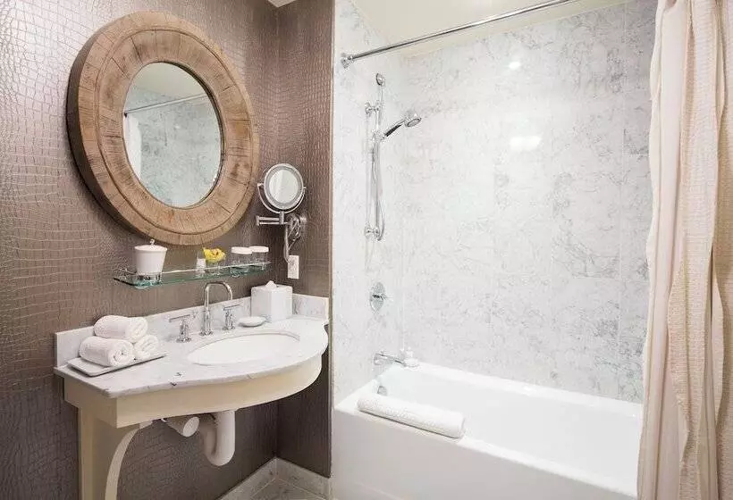 ホテル Delamar Southport