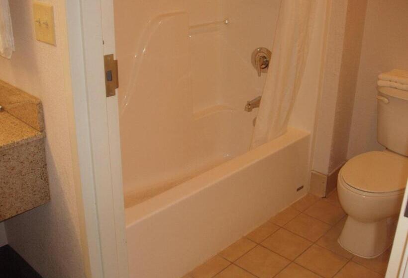 ホテル Kozy Inn Columbus