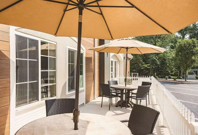 Отель La Quinta By Wyndham Chambersburg