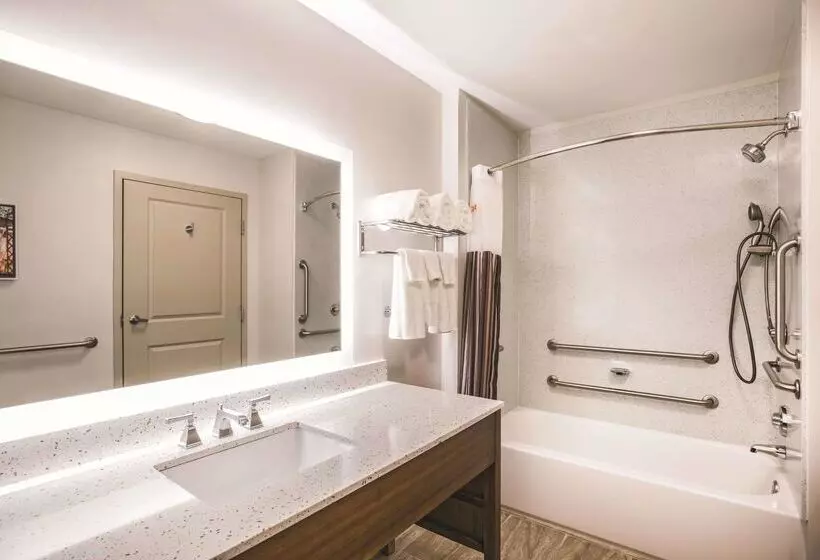 Отель La Quinta By Wyndham Chambersburg