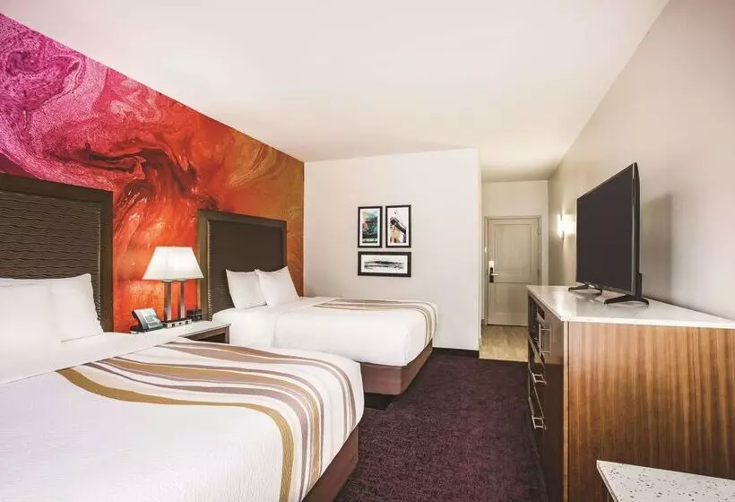 Отель La Quinta By Wyndham Chambersburg