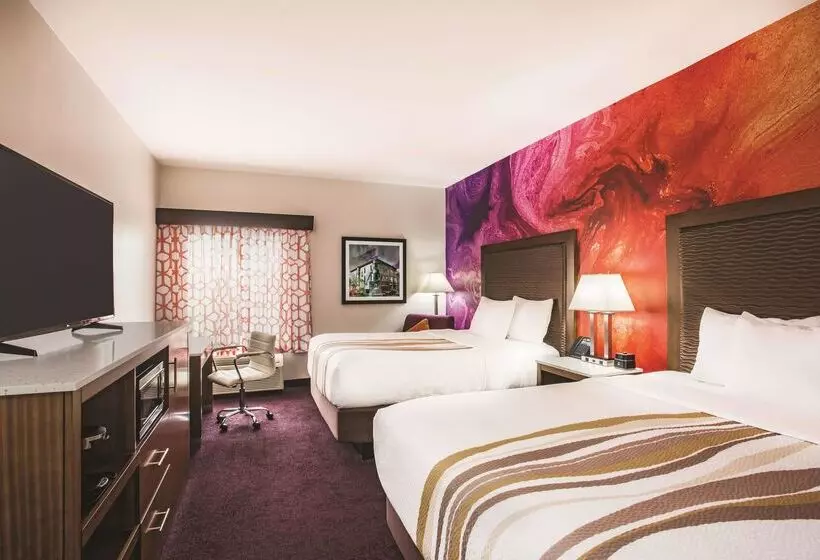 Отель La Quinta By Wyndham Chambersburg