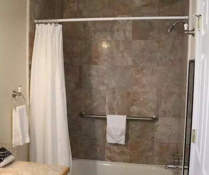 בית מלון כפרי Sierra Mountain Inn