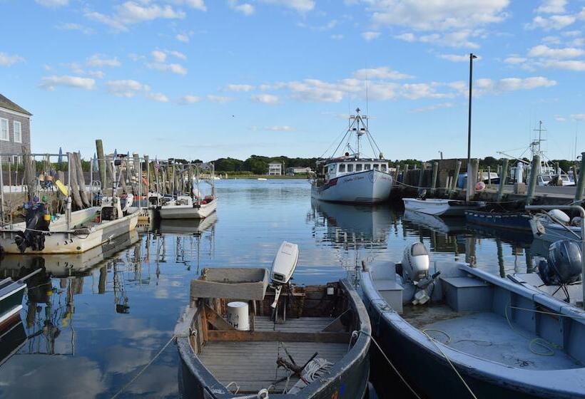 فندق Stone House Inn