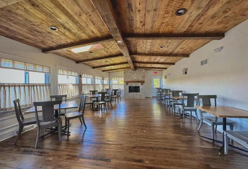 فندق The French Country Inn