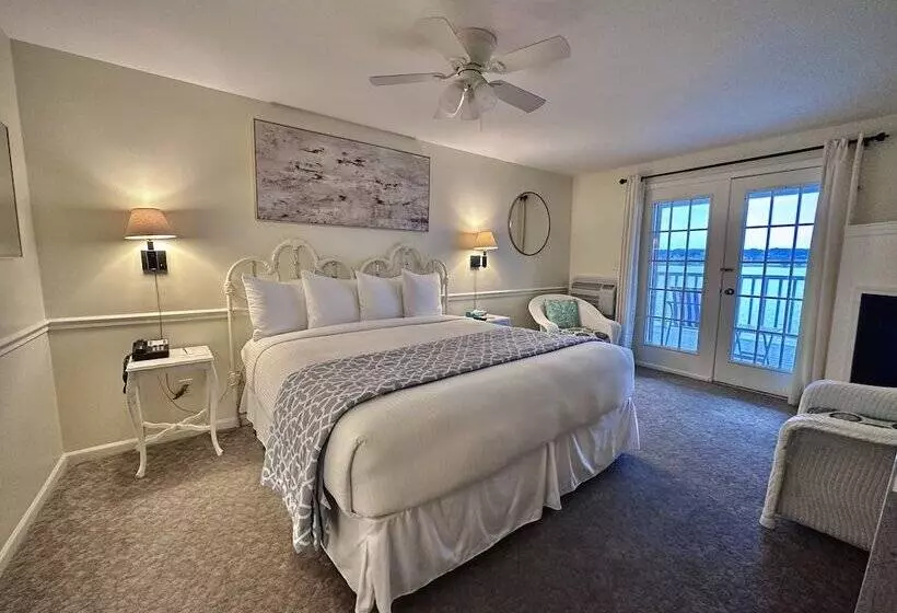 Отель The French Country Inn