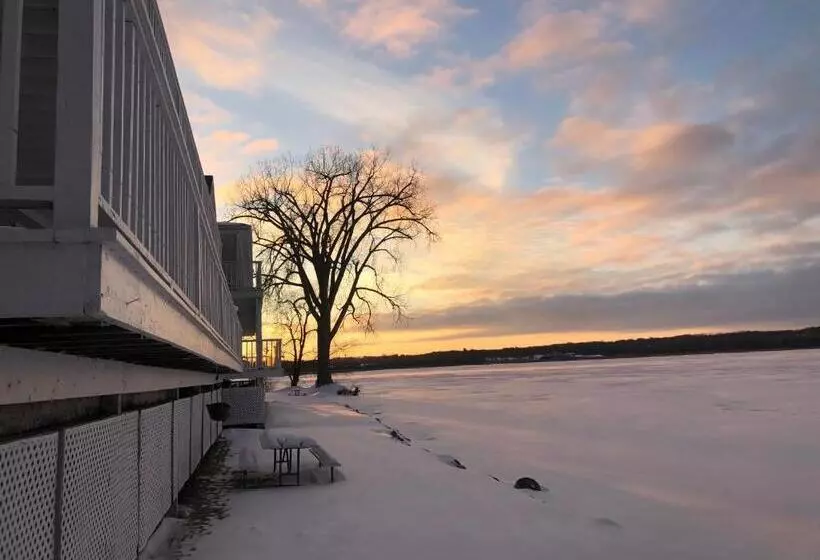 Отель The French Country Inn