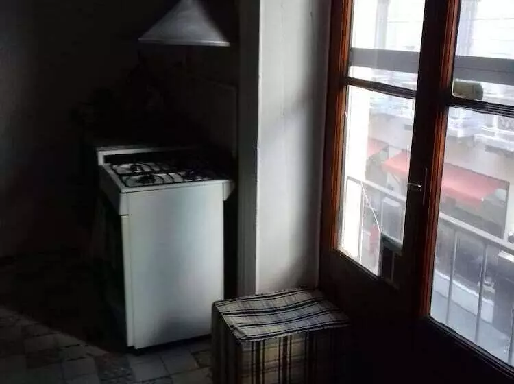 هاستل Ba Stop Hotel House