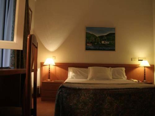 Hostal Gran Via Levante