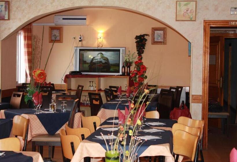 Hostal Gran Via Levante