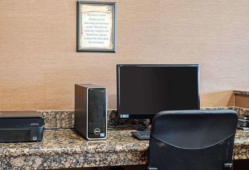 فندق Comfort Inn & Suites Lawrence  University Area