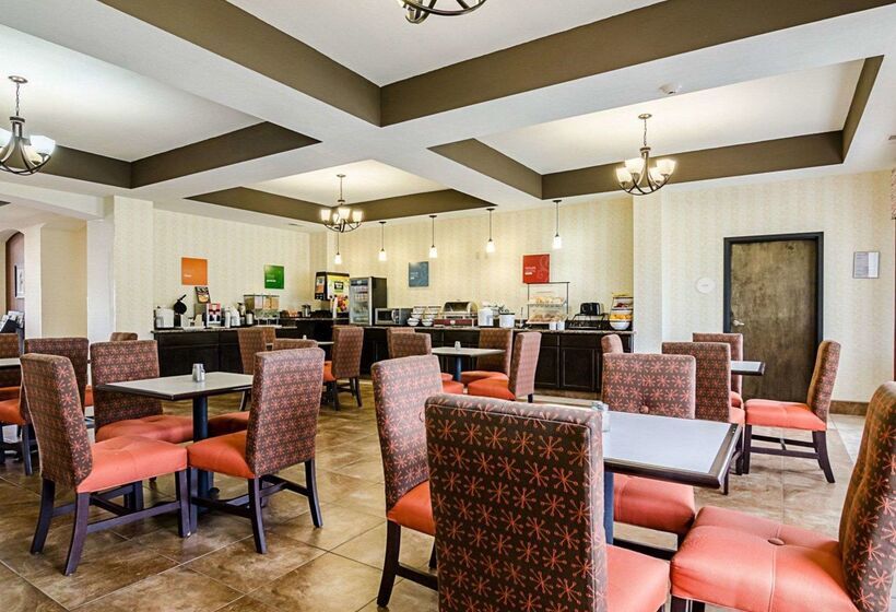 فندق Comfort Inn & Suites Lawrence  University Area