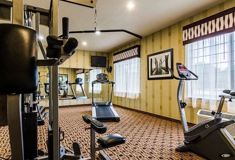 فندق Comfort Inn & Suites Lawrence  University Area