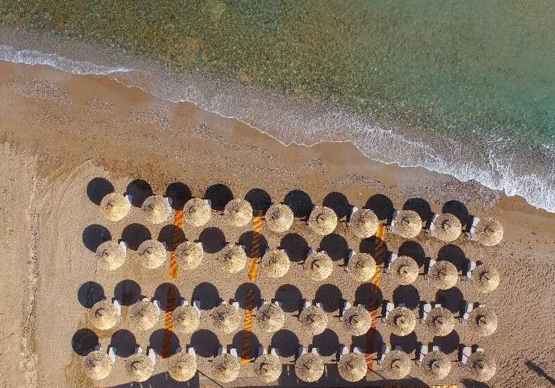 ホテル Dedalos Beach