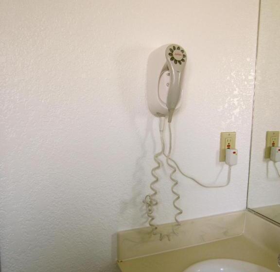 בית מלון כפרי Deluxe Inn Redwood City