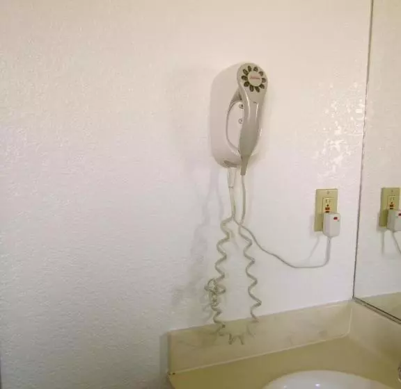 Отель Deluxe Inn Redwood City