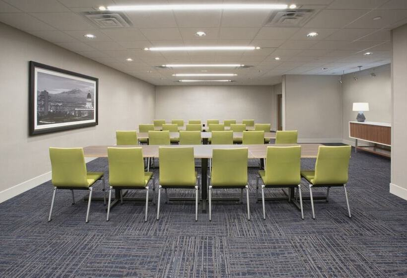 בית מלון כפרי Holiday Inn Express & Suites Junction City By Ihg