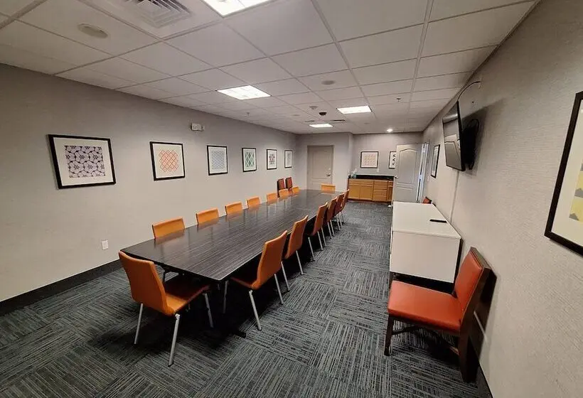 ホテル Holiday Inn Express & Suites Junction City By Ihg