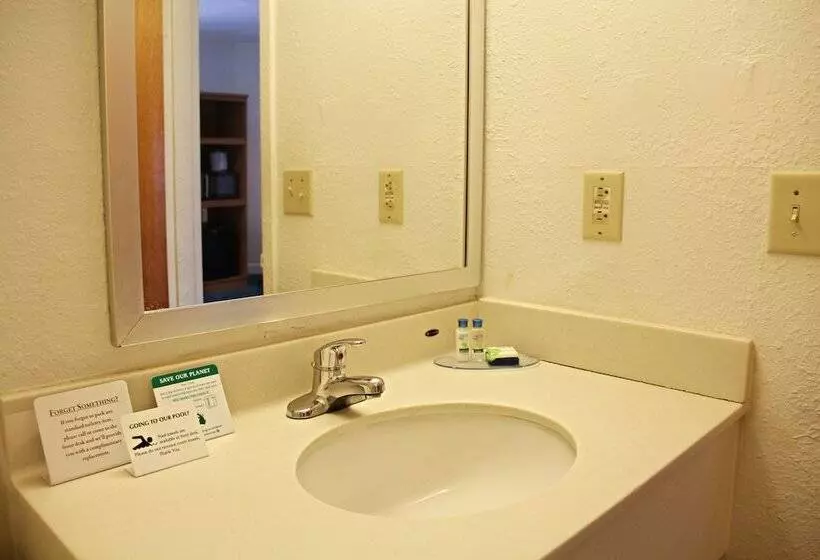 Ocean Sands Beach Boutique Inn   Stay By The Beach   Indoor Hotel   Saltwater Mineral Pool Open Unti