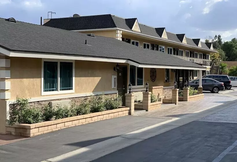 酒店 Walnut Inn & Suites West Covina