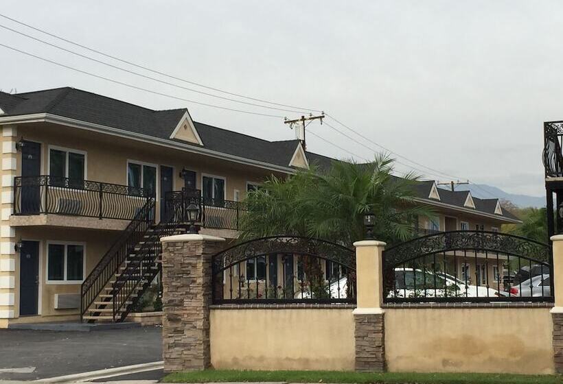 酒店 Walnut Inn & Suites West Covina