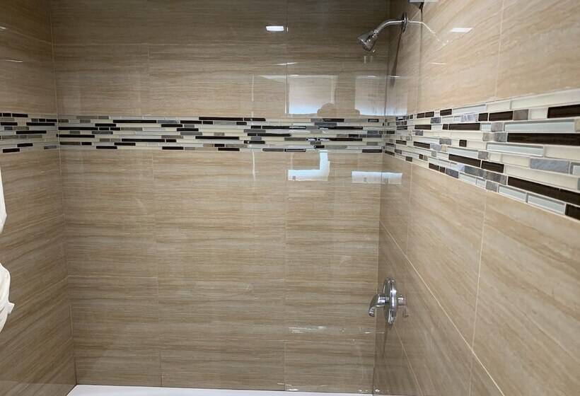 酒店 Walnut Inn & Suites West Covina