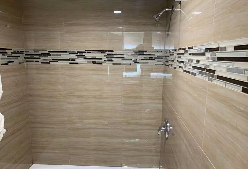 酒店 Walnut Inn & Suites West Covina