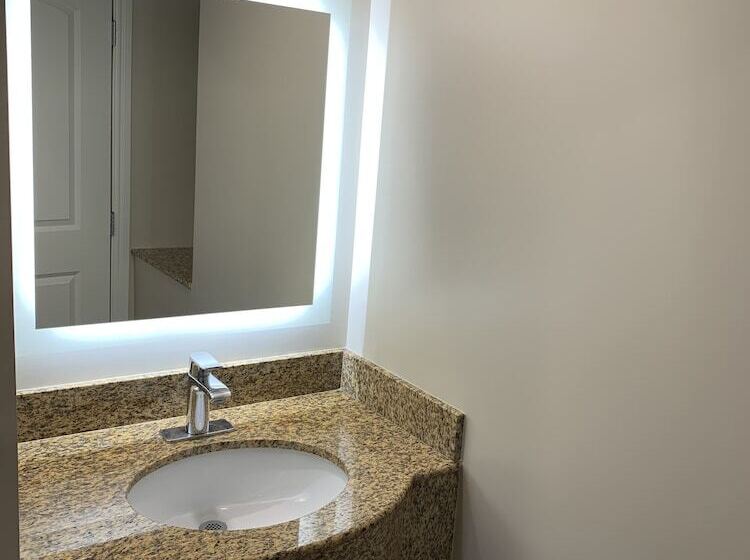 酒店 Walnut Inn & Suites West Covina