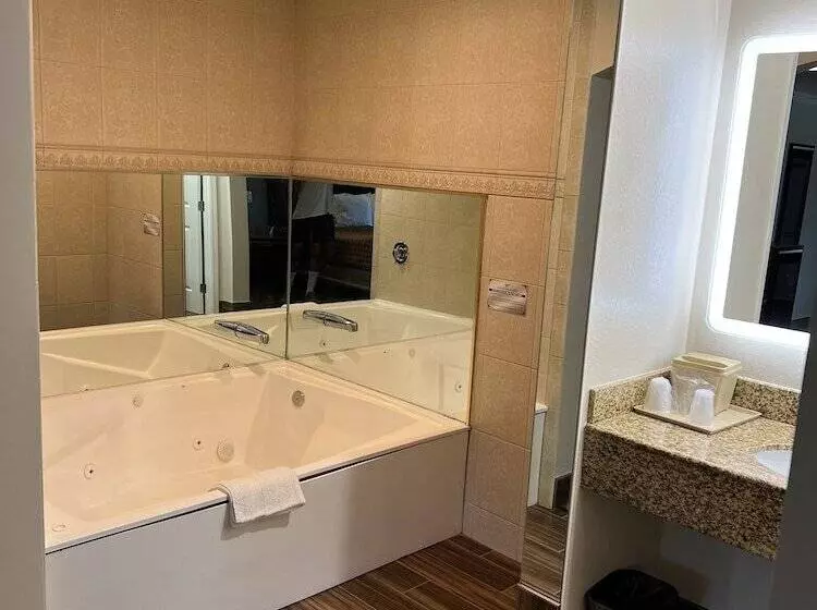 酒店 Walnut Inn & Suites West Covina