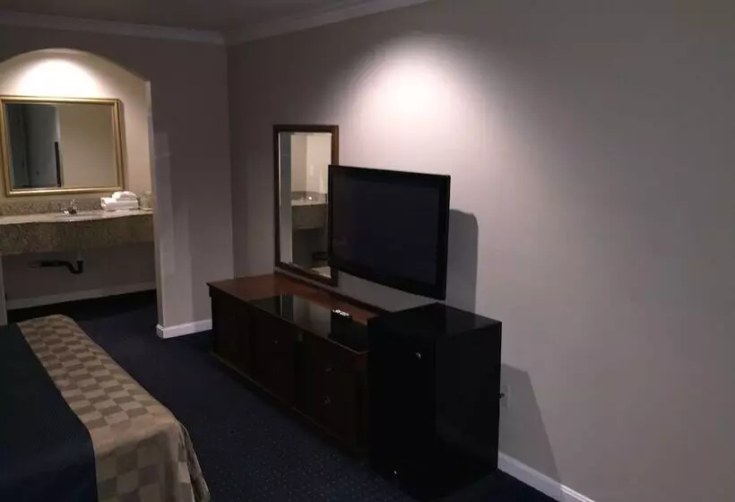 酒店 Walnut Inn & Suites West Covina