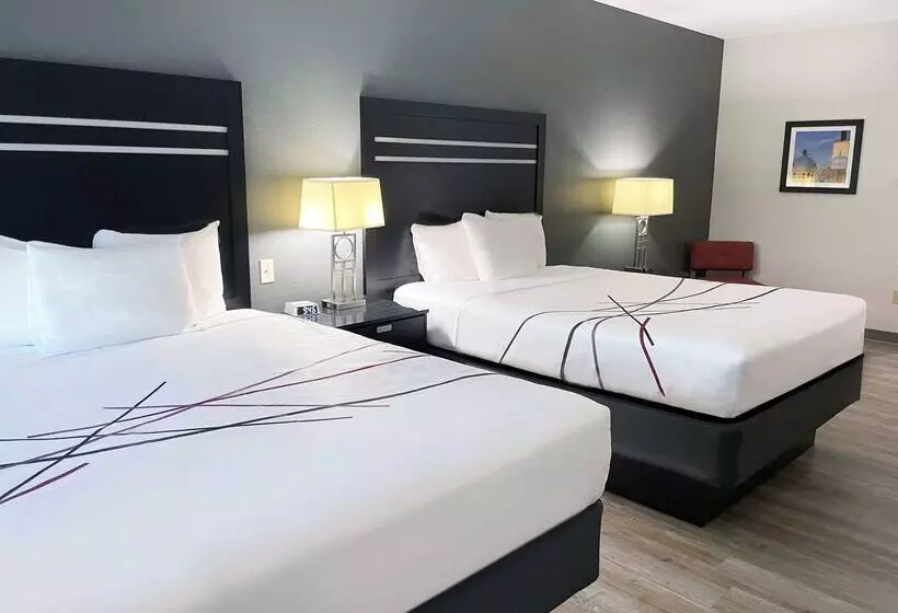 هتل La Quinta Inn & Suites By Wyndham Tulsa Midtown